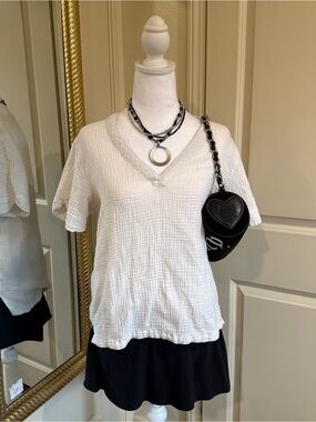 White V-Neck Textured Short Sleeve Top - Women